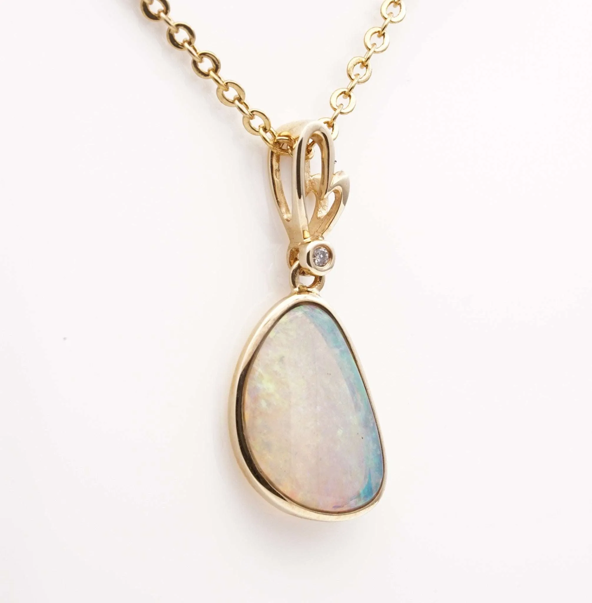 14CT Yellow Gold White Opal and Diamond Pendant