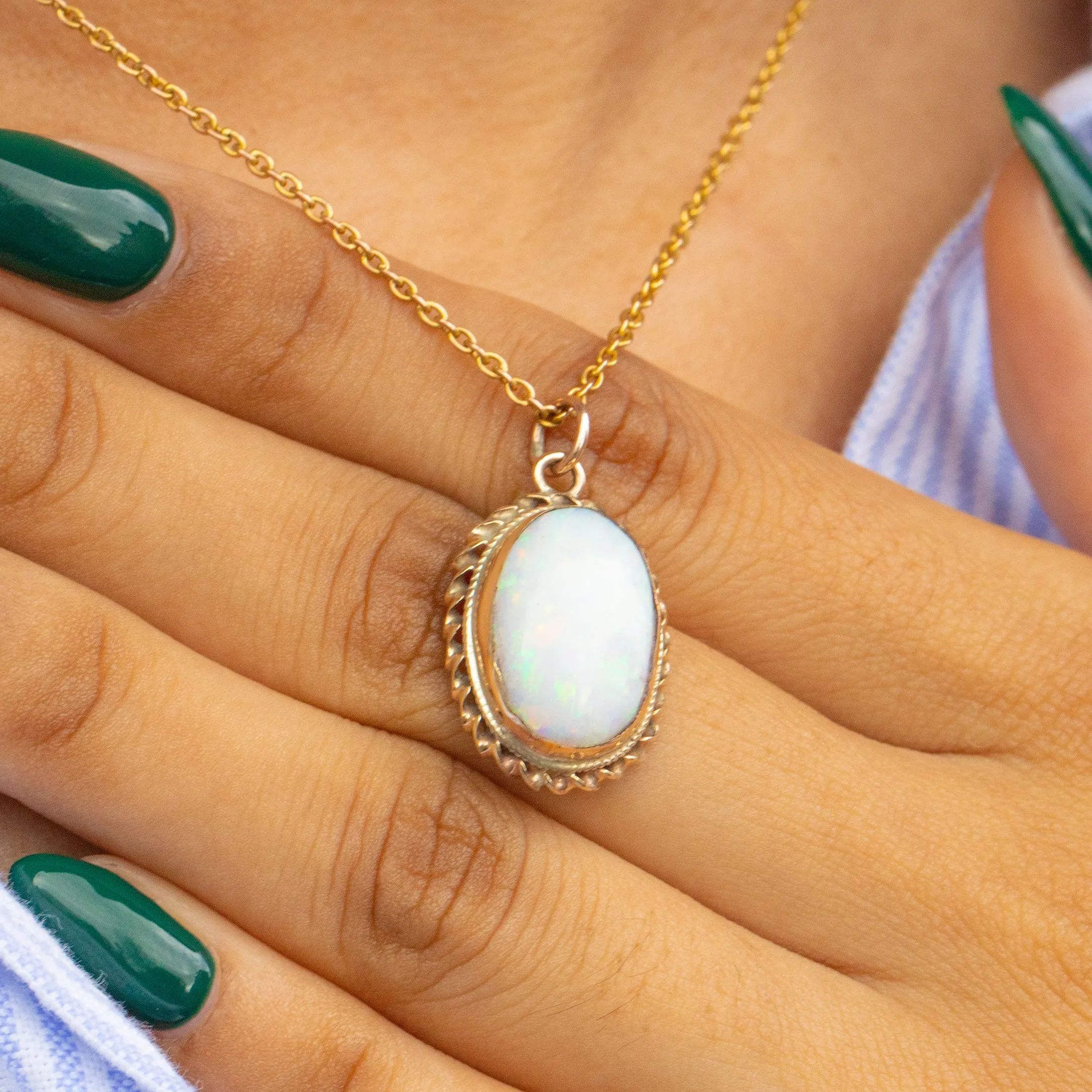 9ct Gold Opal Pendant, 5.00ct.