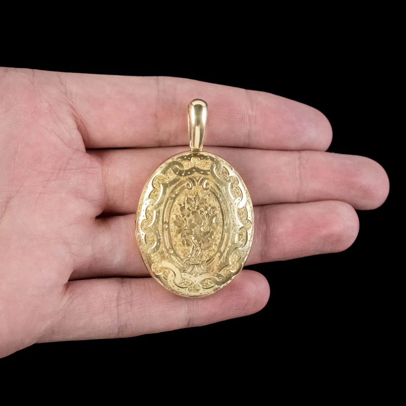 Antique Victorian Locket 18ct Solid Gold With Coloured Photographs