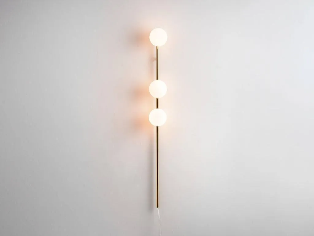 Bar Opal Ball Wall Light