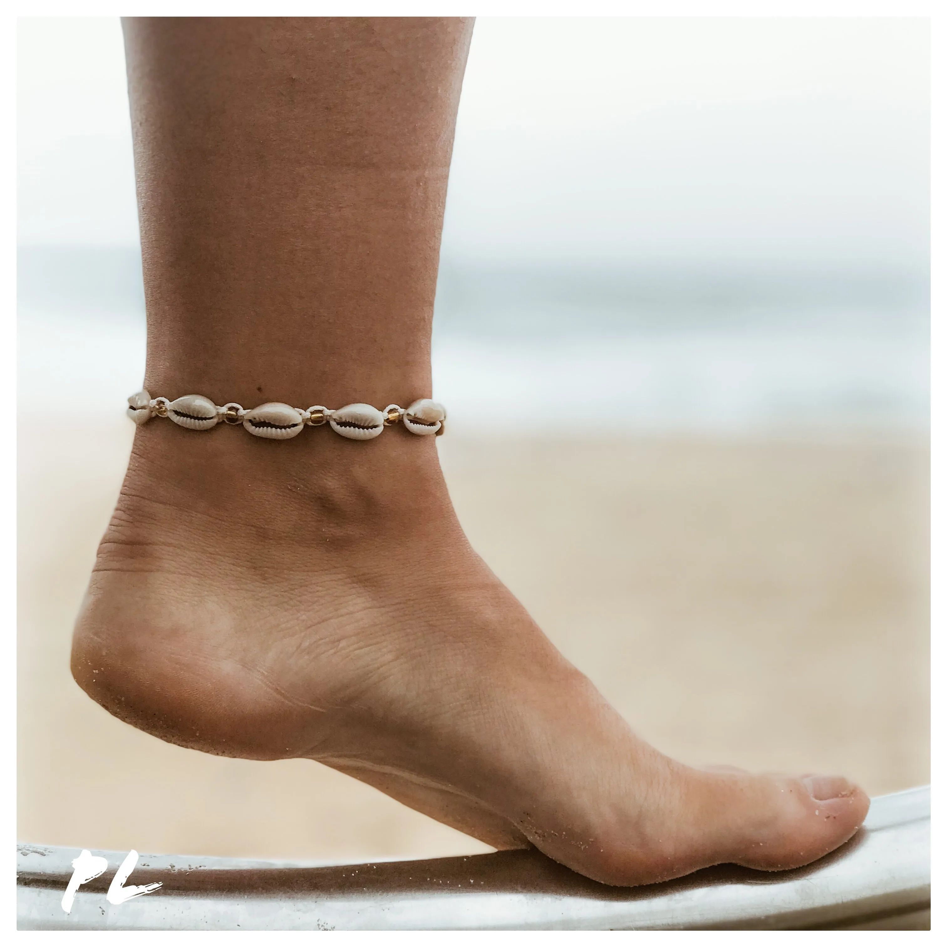 Cowrie Shell Anklet 4 / Cream Cord / Gold Beads