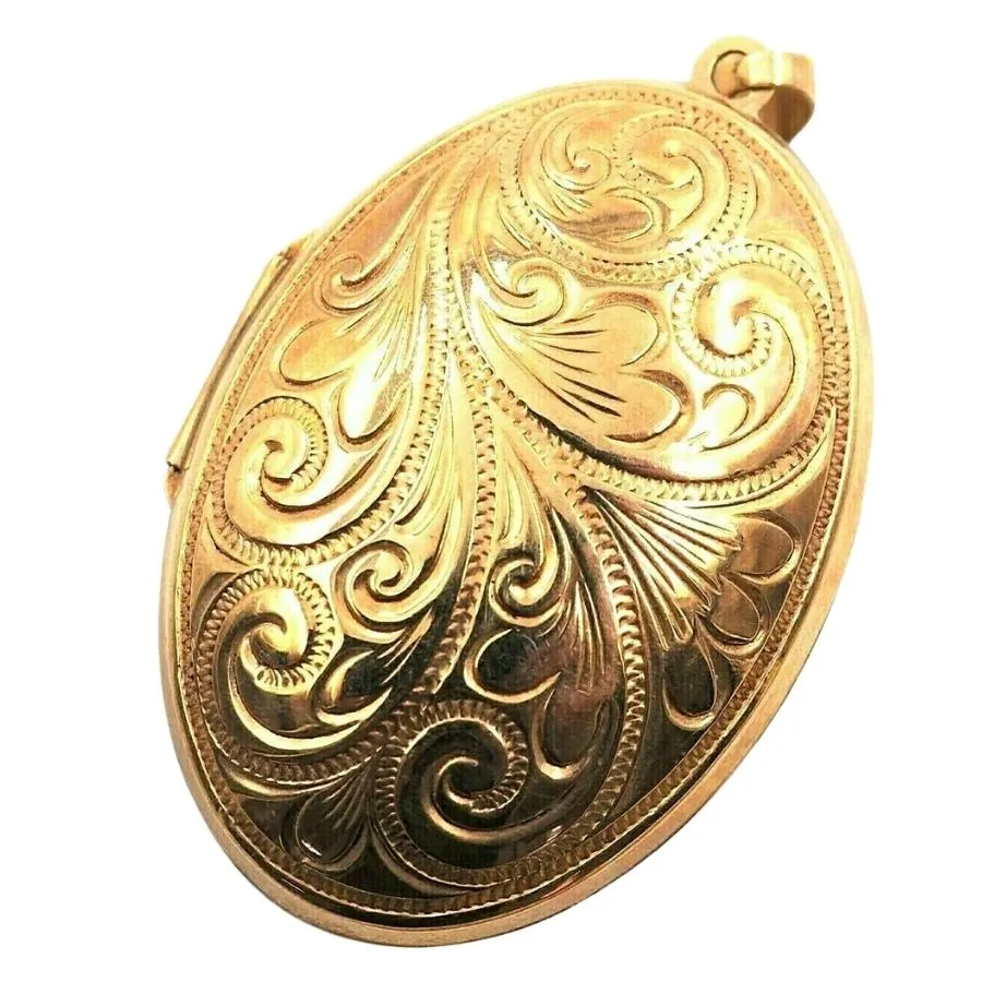 Engraved 9ct Yellow Gold Photo Locket Pendant