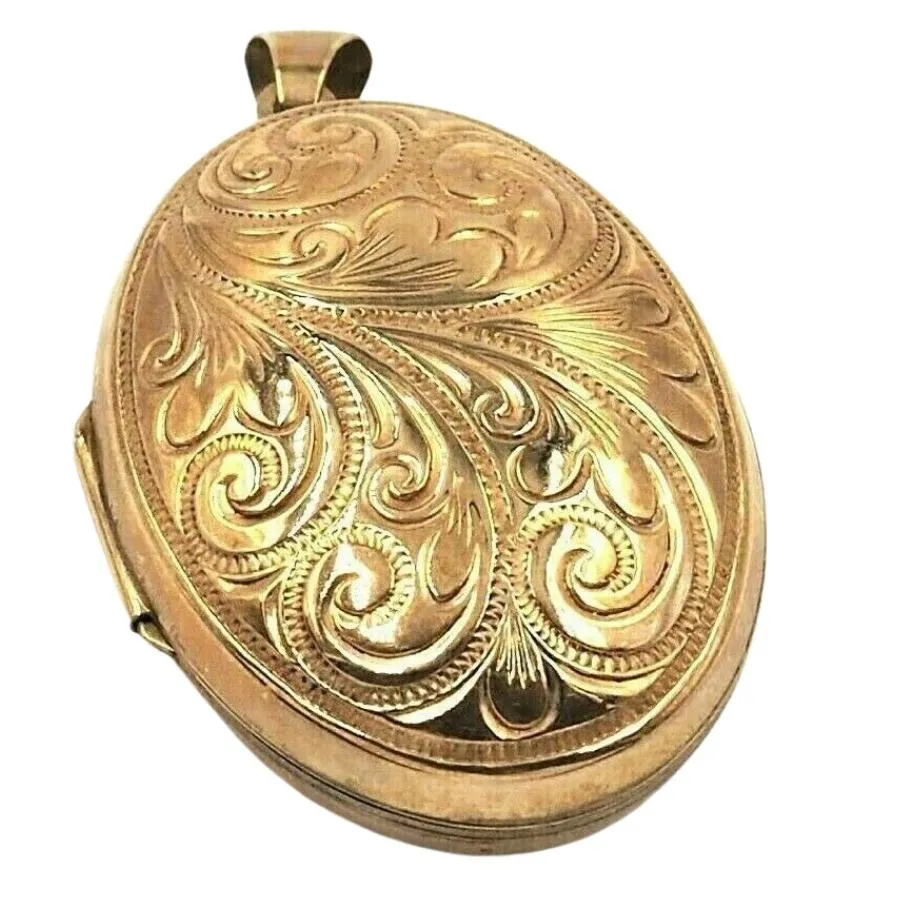 Engraved 9ct Yellow Gold Photo Locket Pendant