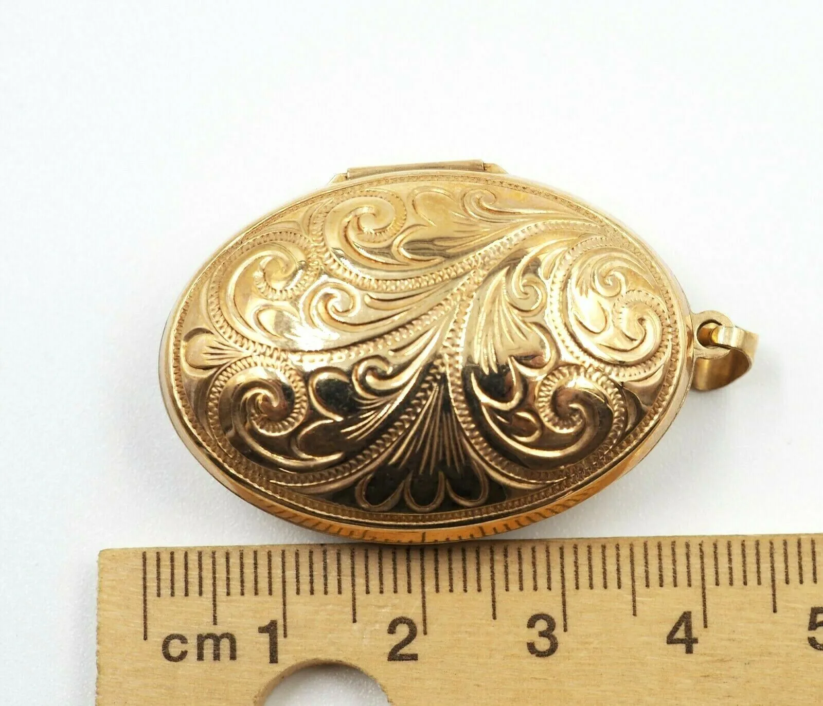 Engraved 9ct Yellow Gold Photo Locket Pendant