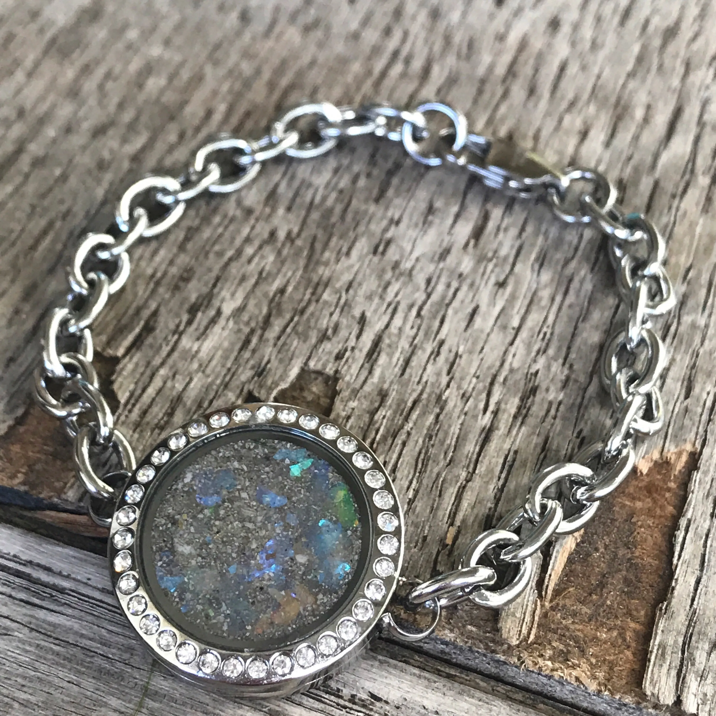 Filled locket bracelet