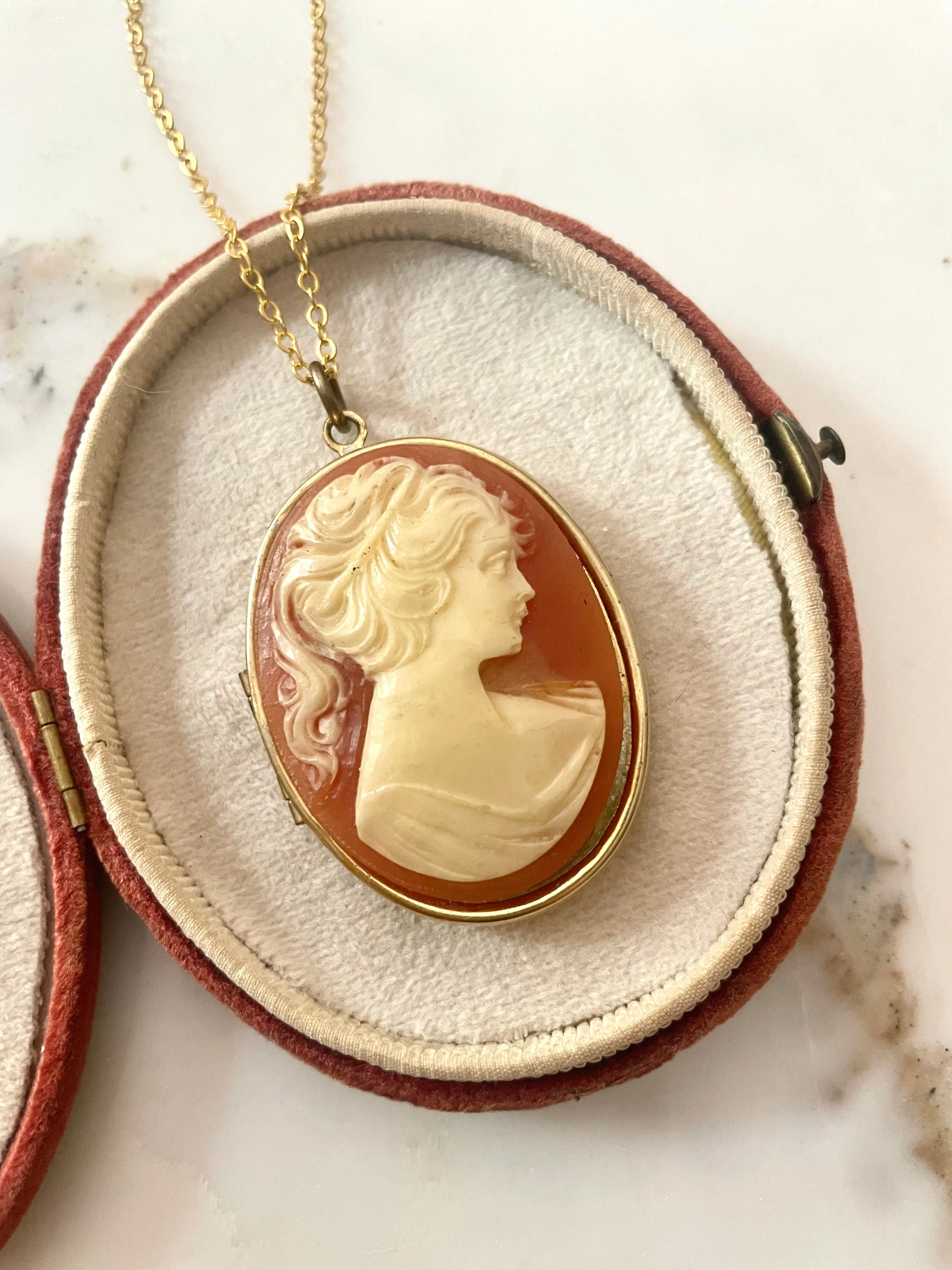 Gibson Girl Cameo Locket