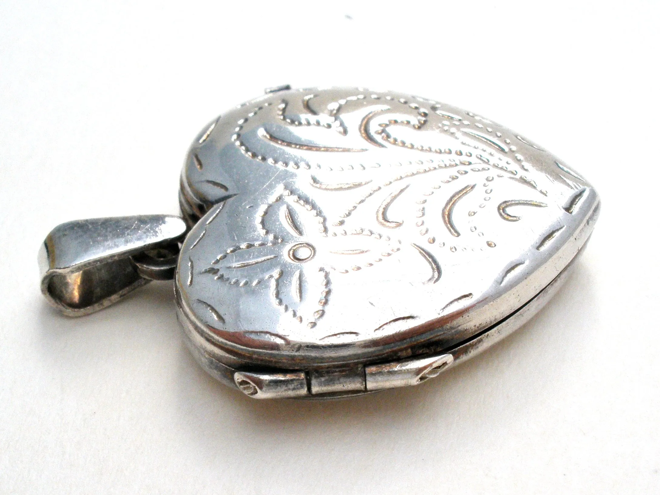 Italian Sterling Silver Etched Locket Pendant Vintage