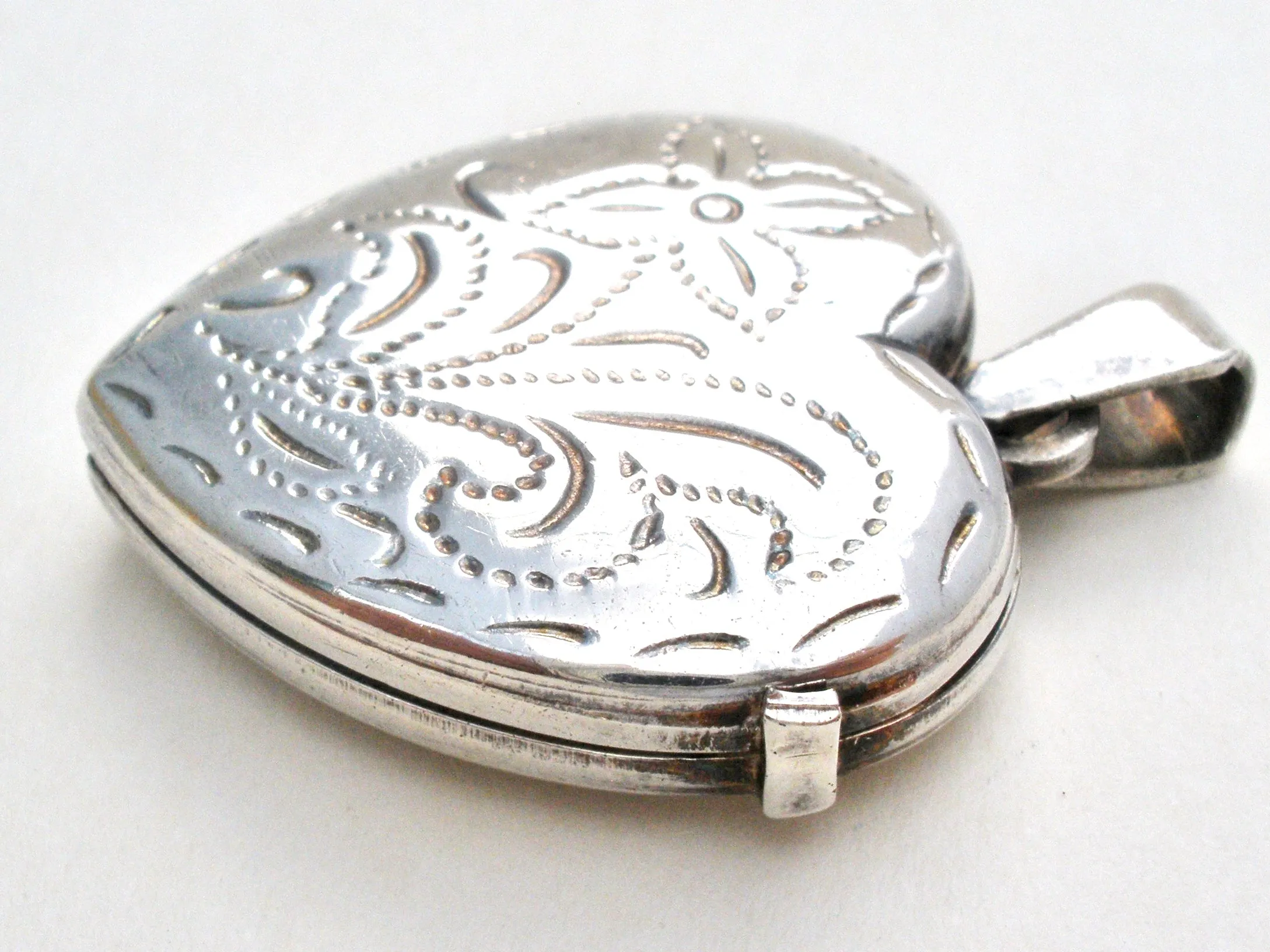 Italian Sterling Silver Etched Locket Pendant Vintage