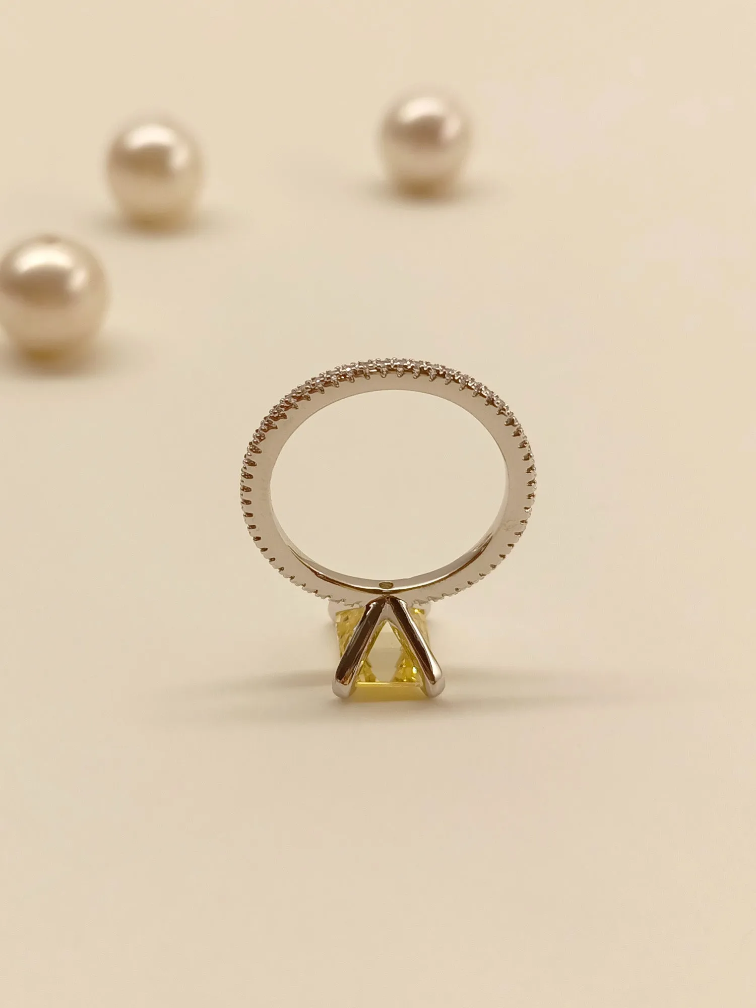 Kaneri Yellow American Diamond Finger Ring