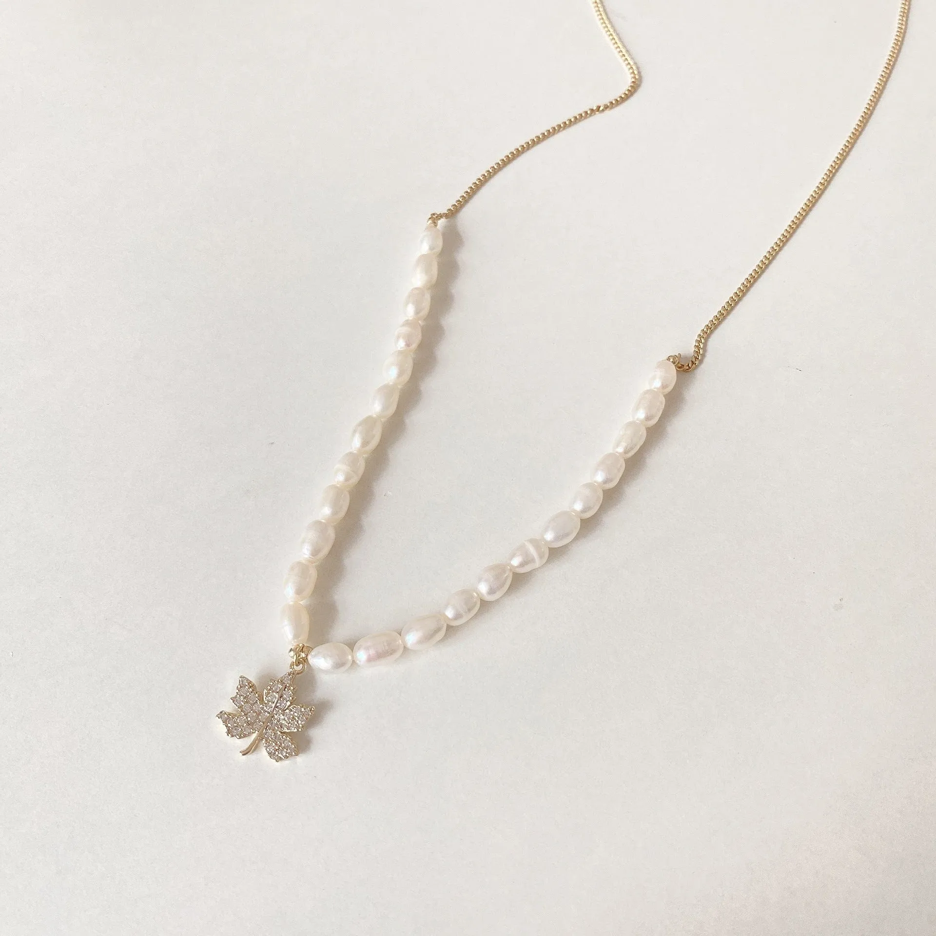 Maple Leaf Charm Pearl Necklace