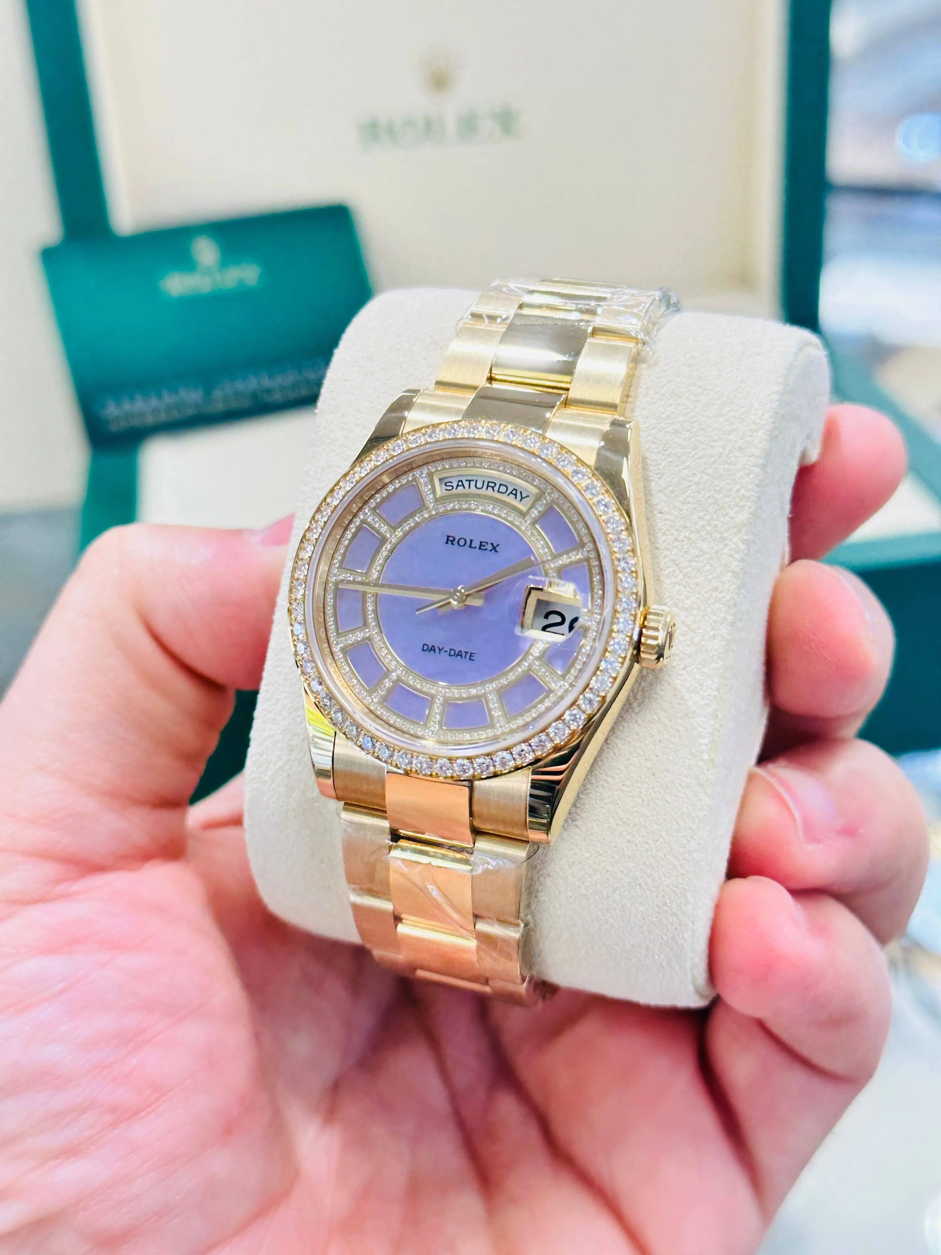 Rolex Day-Date 36 118348 Factory Diamond Bezel Factory Diamond Lavender Jade Carousel Dial  Box & Papers Unworn