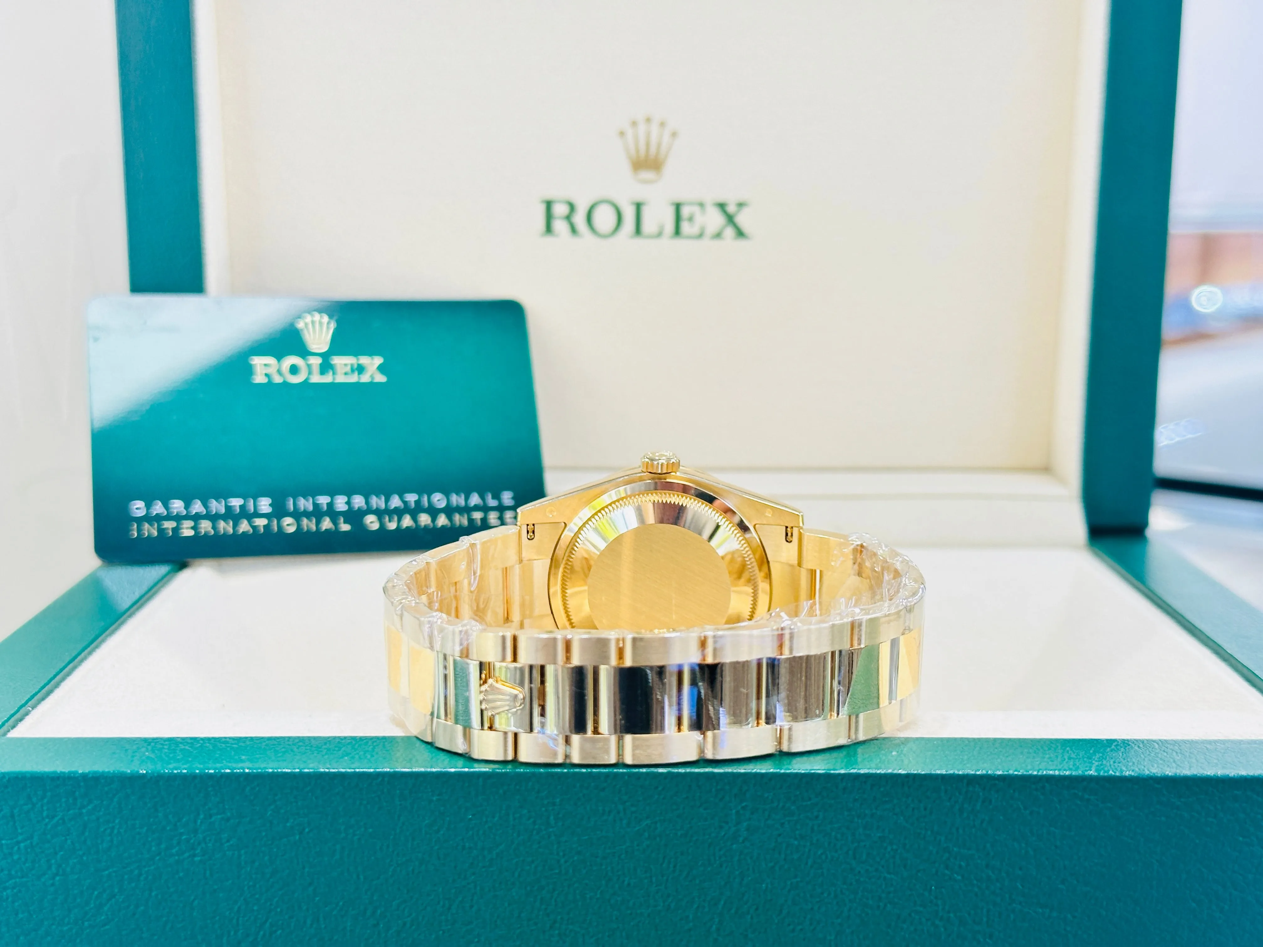 Rolex Day-Date 36 118348 Factory Diamond Bezel Factory Diamond Lavender Jade Carousel Dial  Box & Papers Unworn