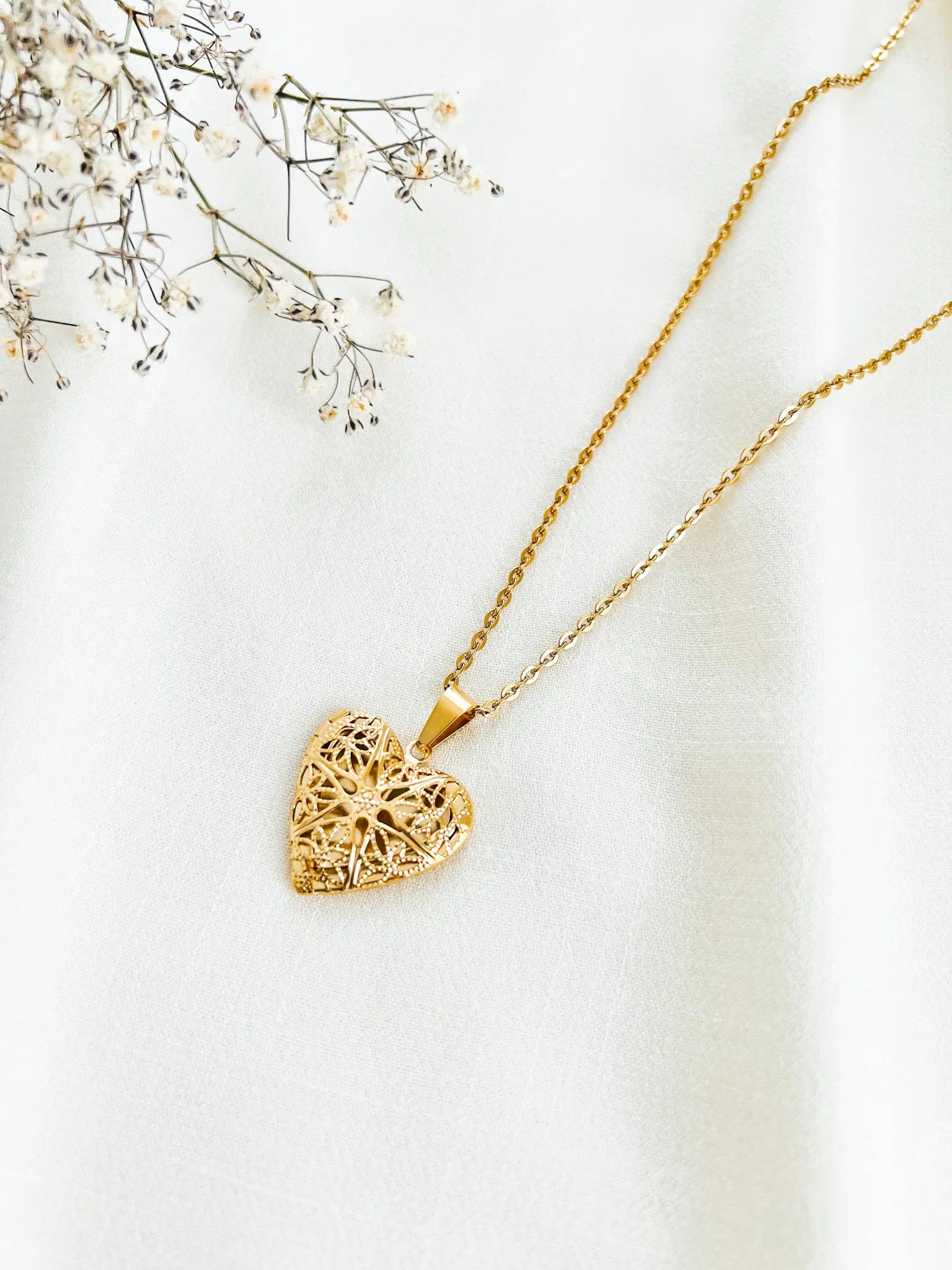 Silène’ Heart Necklace