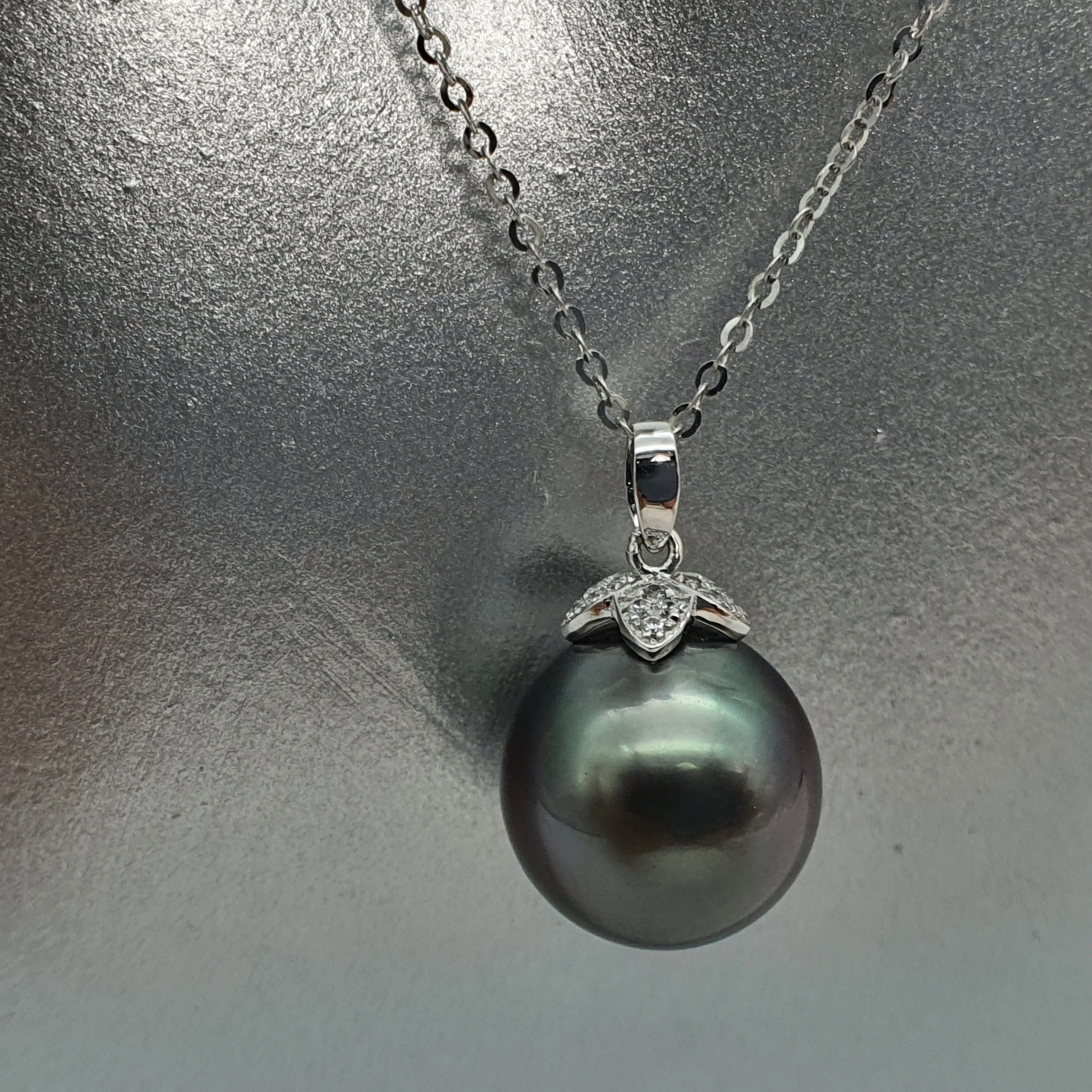 Tahitian Cultured Pearl Pendant   Chain, 18K White Gold