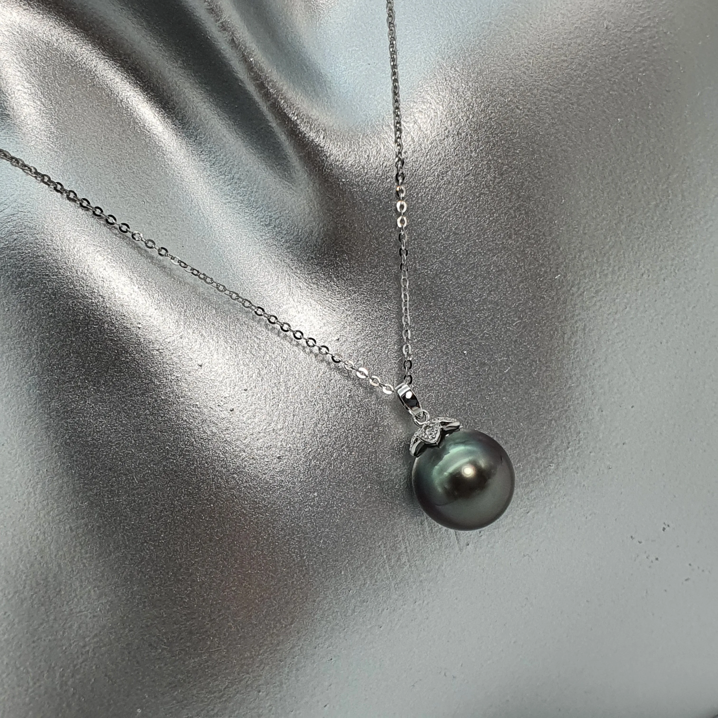 Tahitian Cultured Pearl Pendant   Chain, 18K White Gold