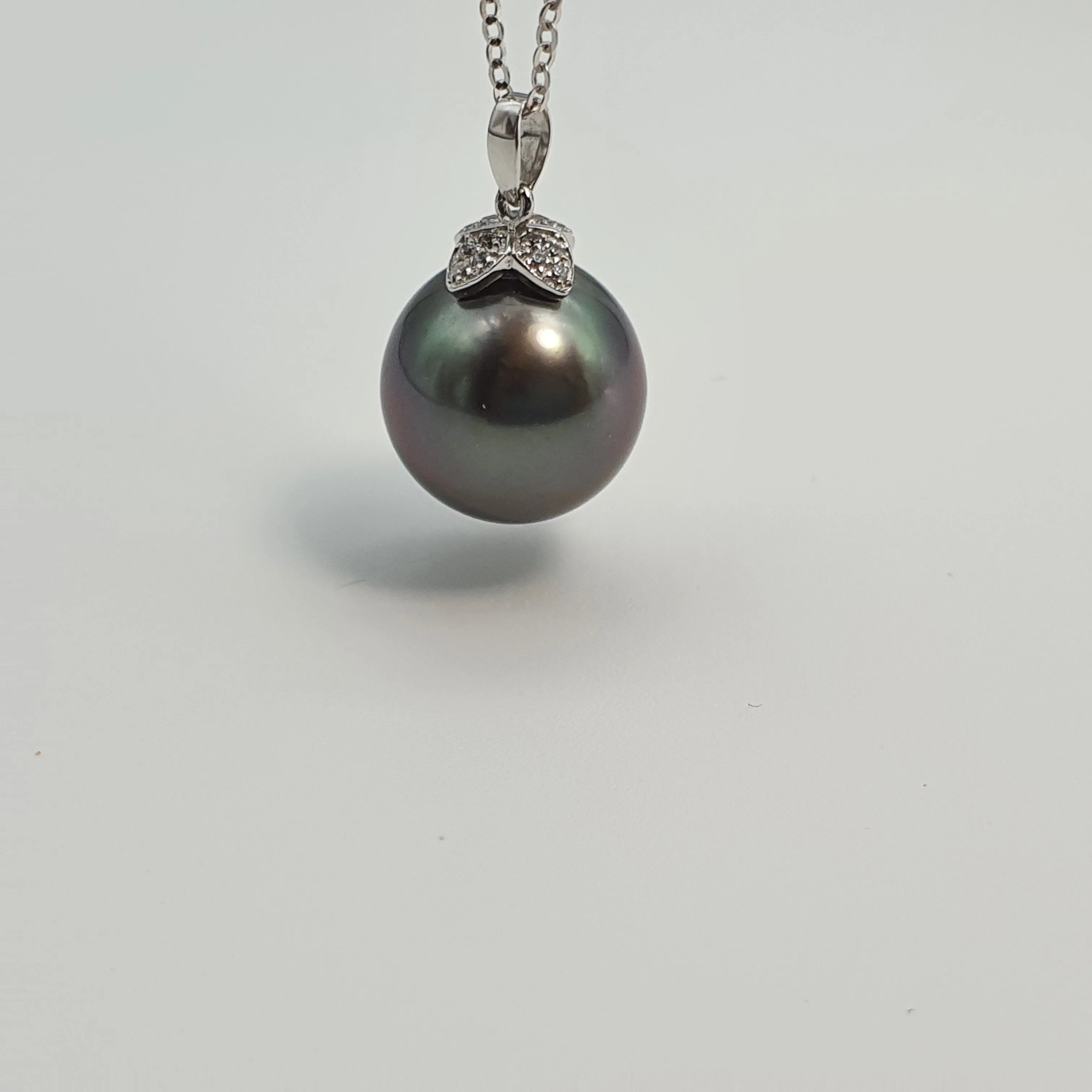 Tahitian Cultured Pearl Pendant   Chain, 18K White Gold