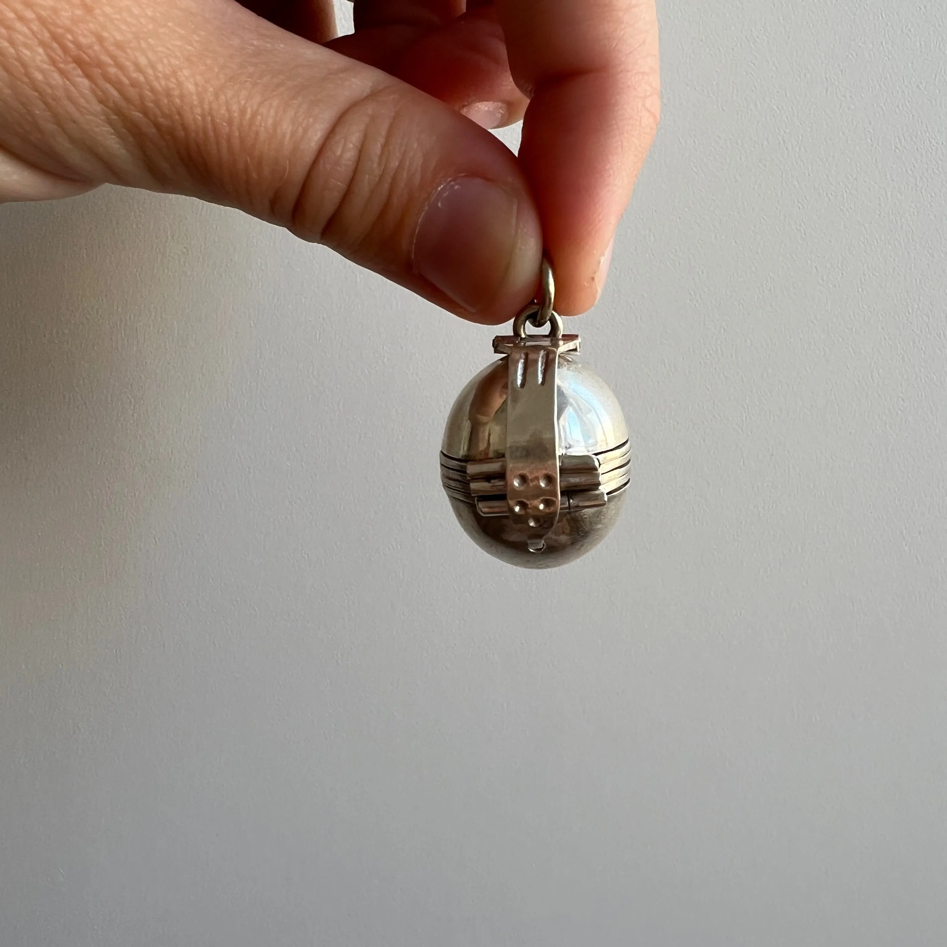 V I N T A G E // accordion memories / sterling silver accordion locket pendant / made in Mexico