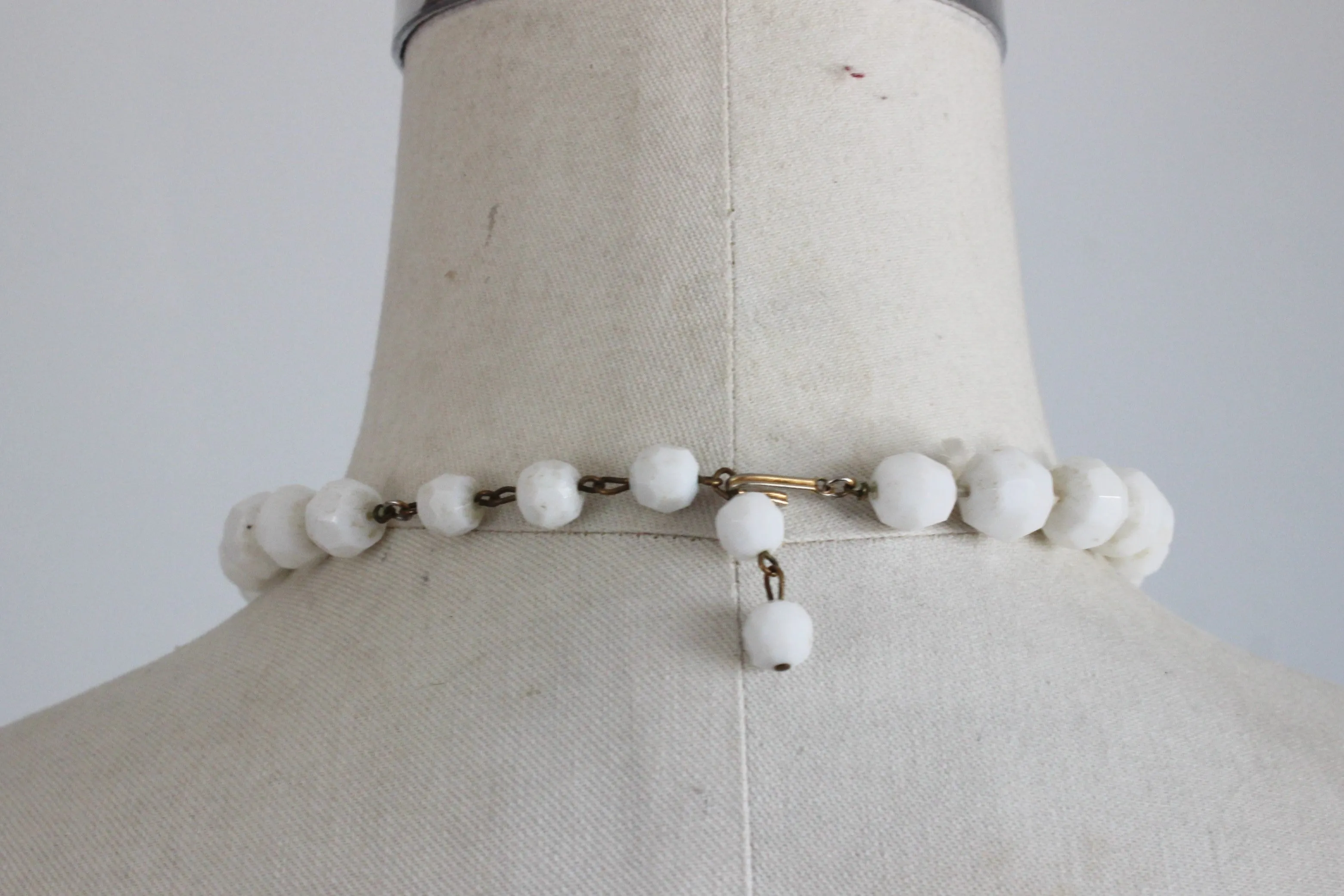 Vintage 1950s White Glass Bead Necklace