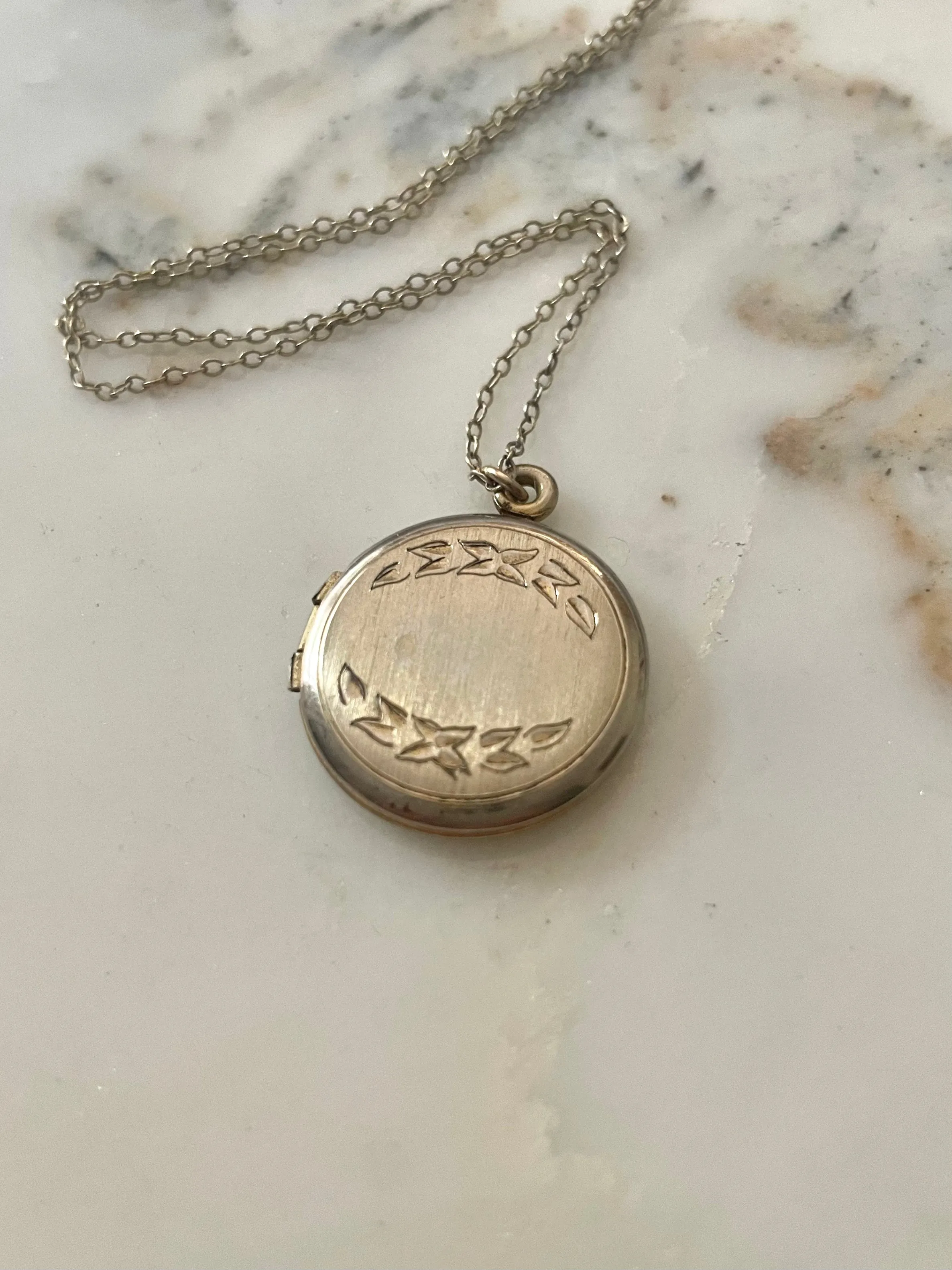 Vintage Laurel Locket | 1920s