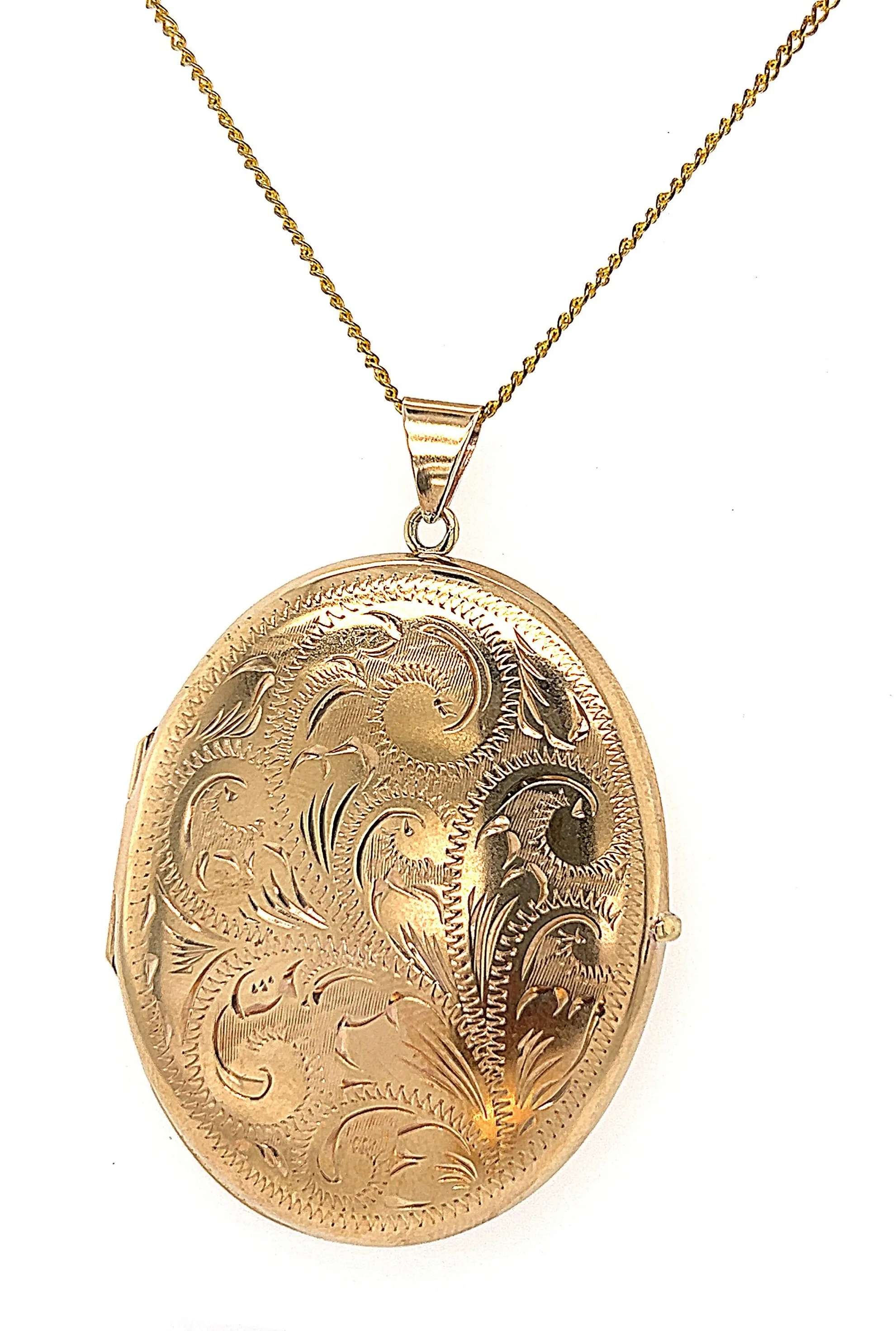 Yellow Gold Locket Pendant with Hand Engraved Front